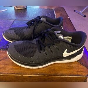 Nike Women’s Black and White Sneakers